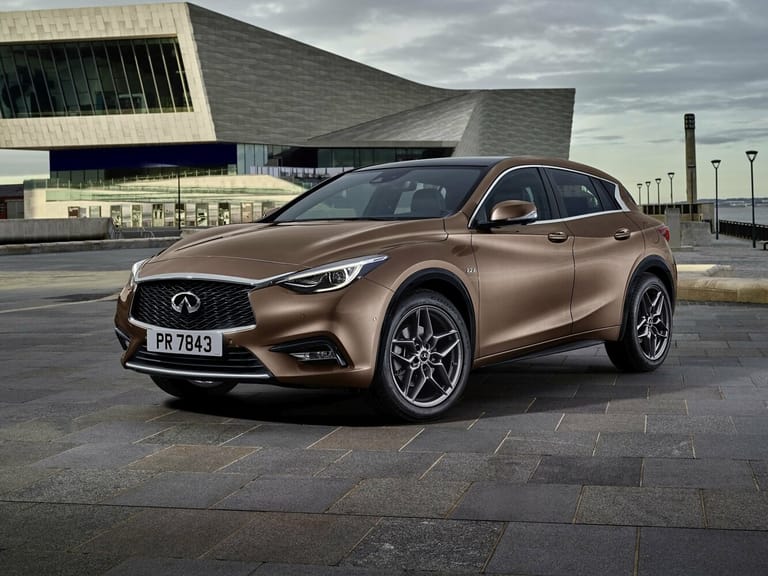 Infiniti Q30