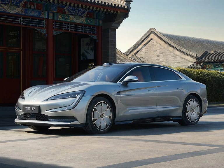 BYD Yangwang U7 BYD Yangwang U7