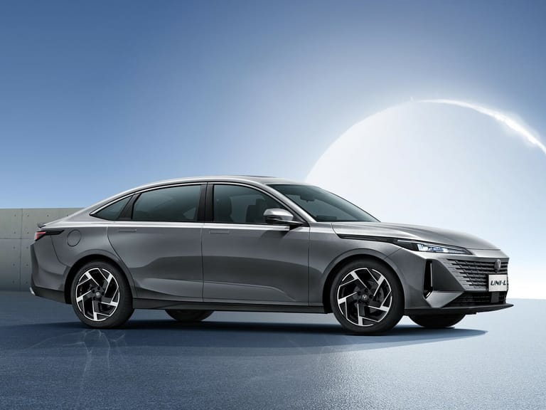 Changan UNI-L Changan UNI-L