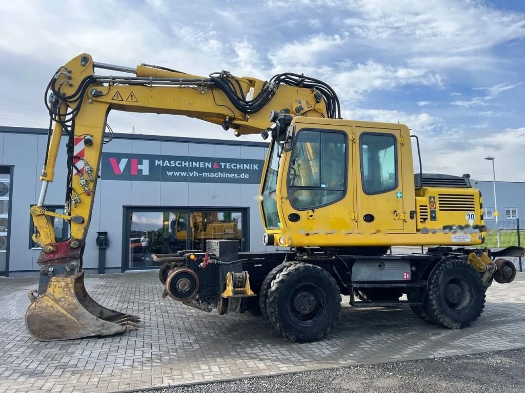 Liebherr R900 Liebherr R900